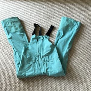 The Northface women’s snow pants